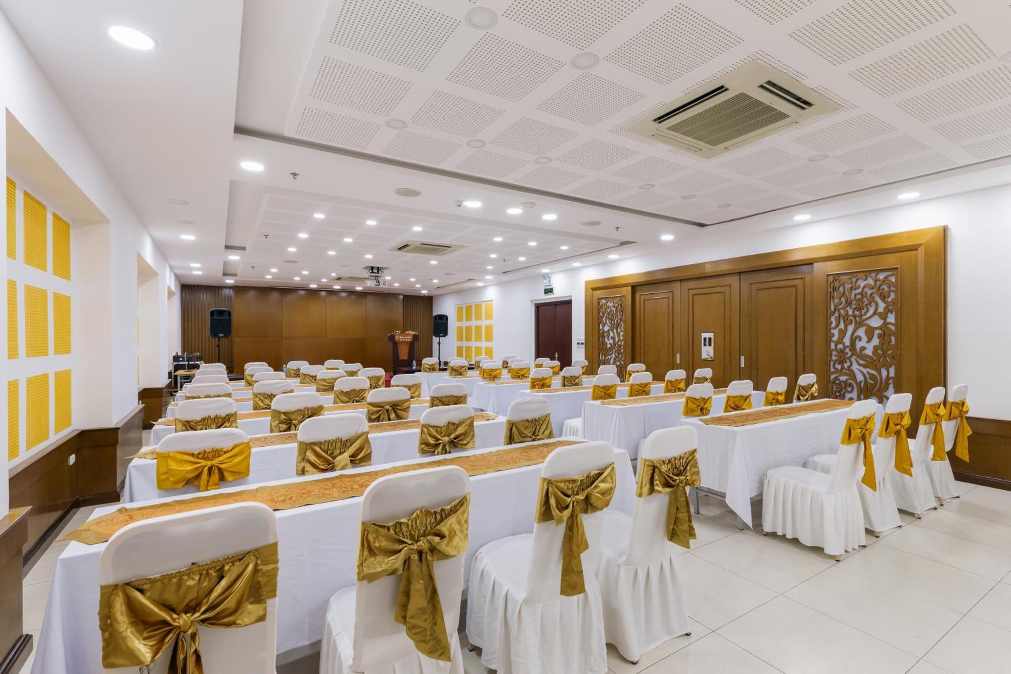 Star Hotel And Spa Danang Exterior photo